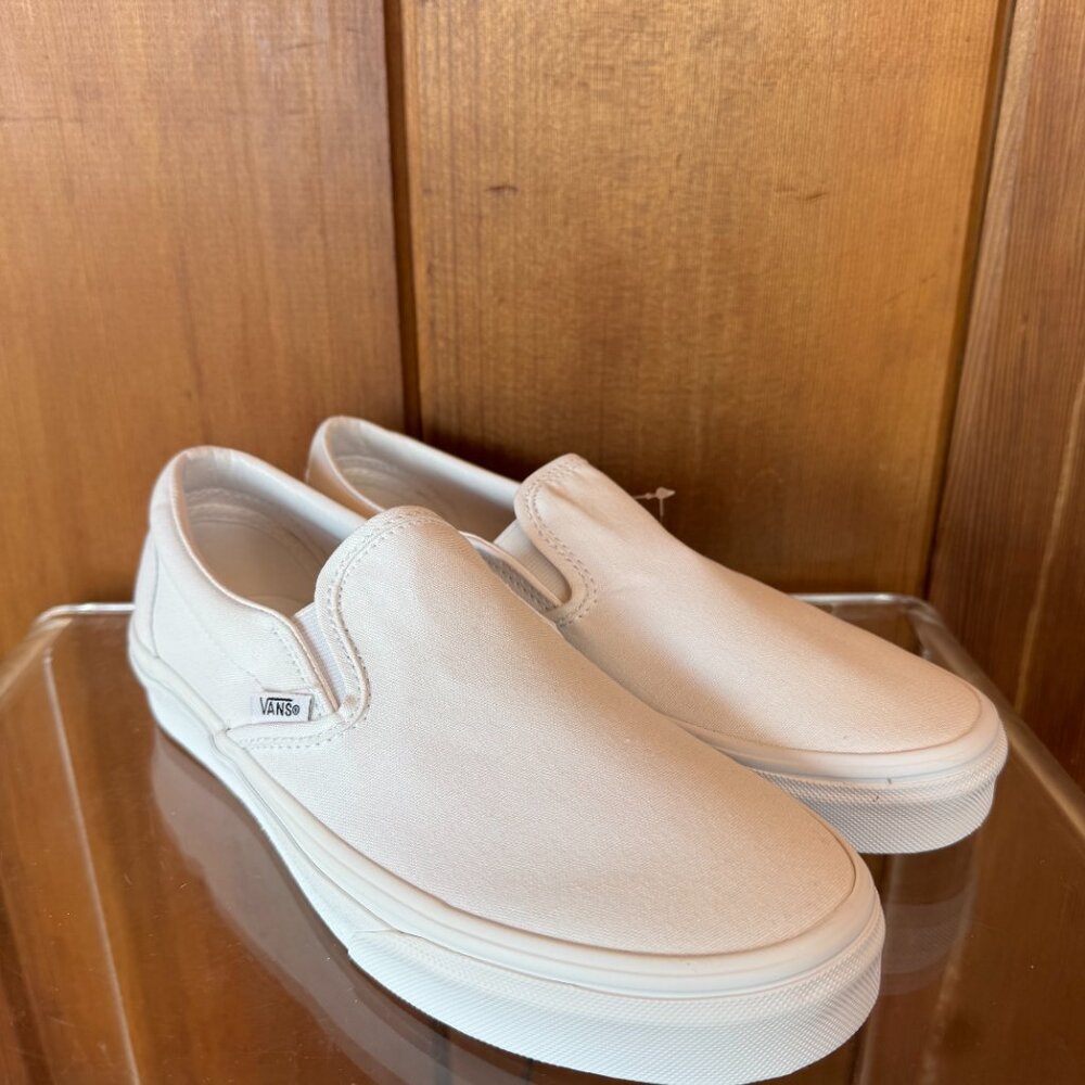 Vans Classic Slip-On True White Canvas Waffle Sole Shoes  NWT | Size 8.5 Womens